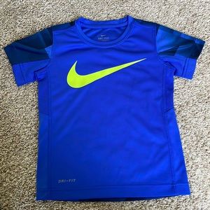 Gently used boys 4T Nike shirt.